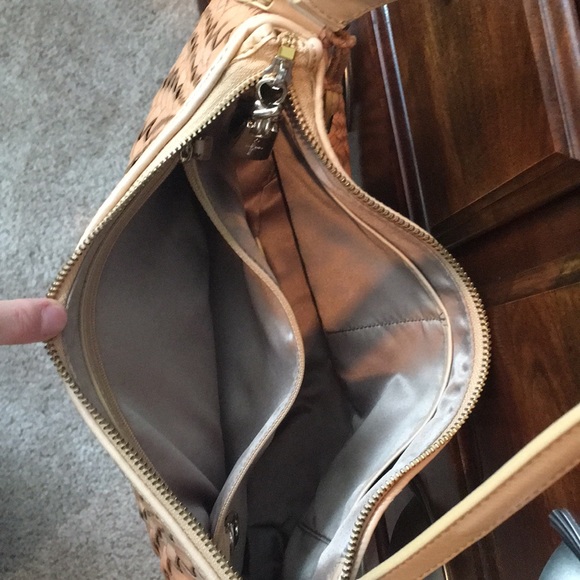 Cole Haan light tan shoulder bag - Picture 5 of 6